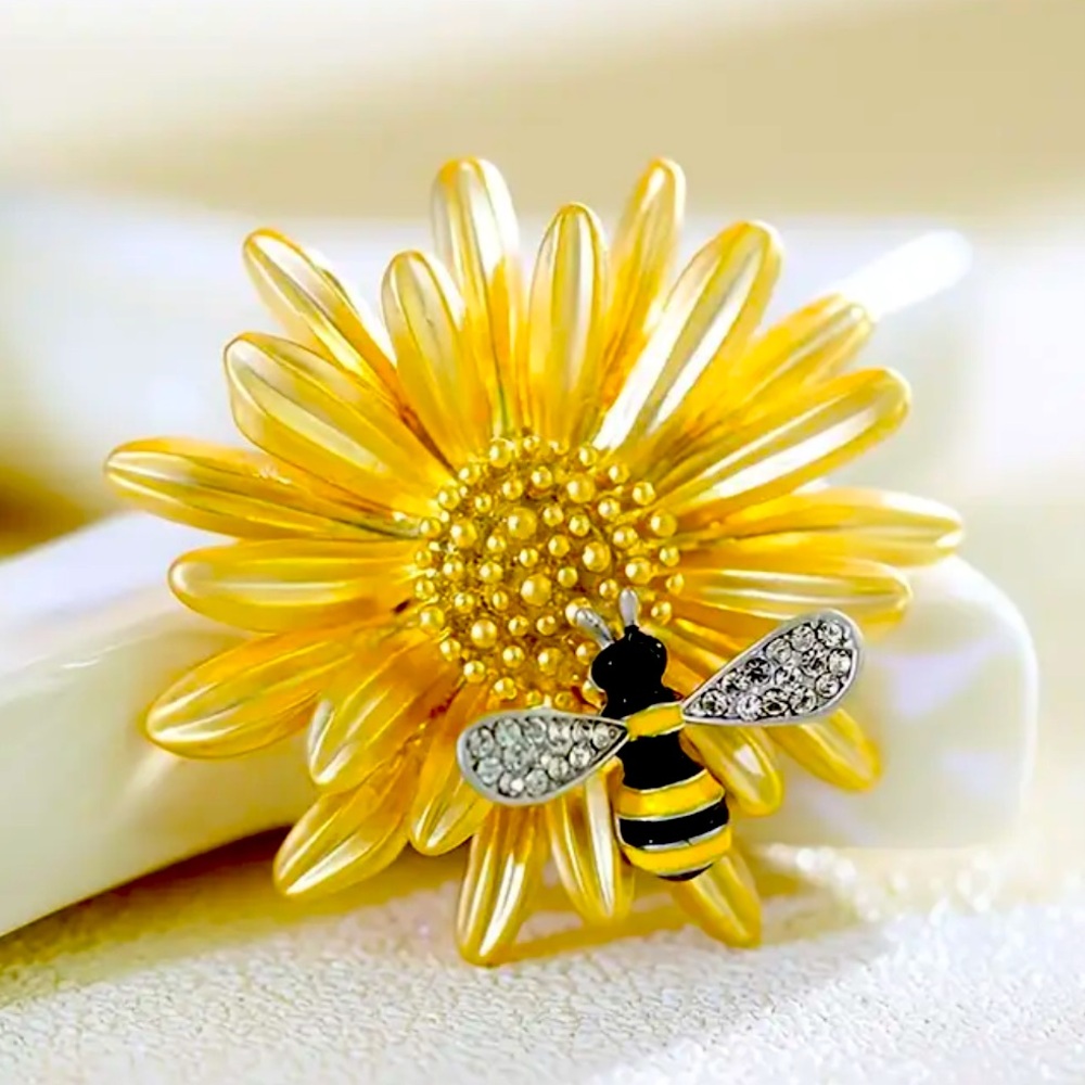 Gold Flower Brooch with Bee Accent NWT